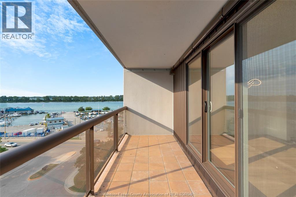 #815E 9099 RIVERSIDE DRIVE East - 5