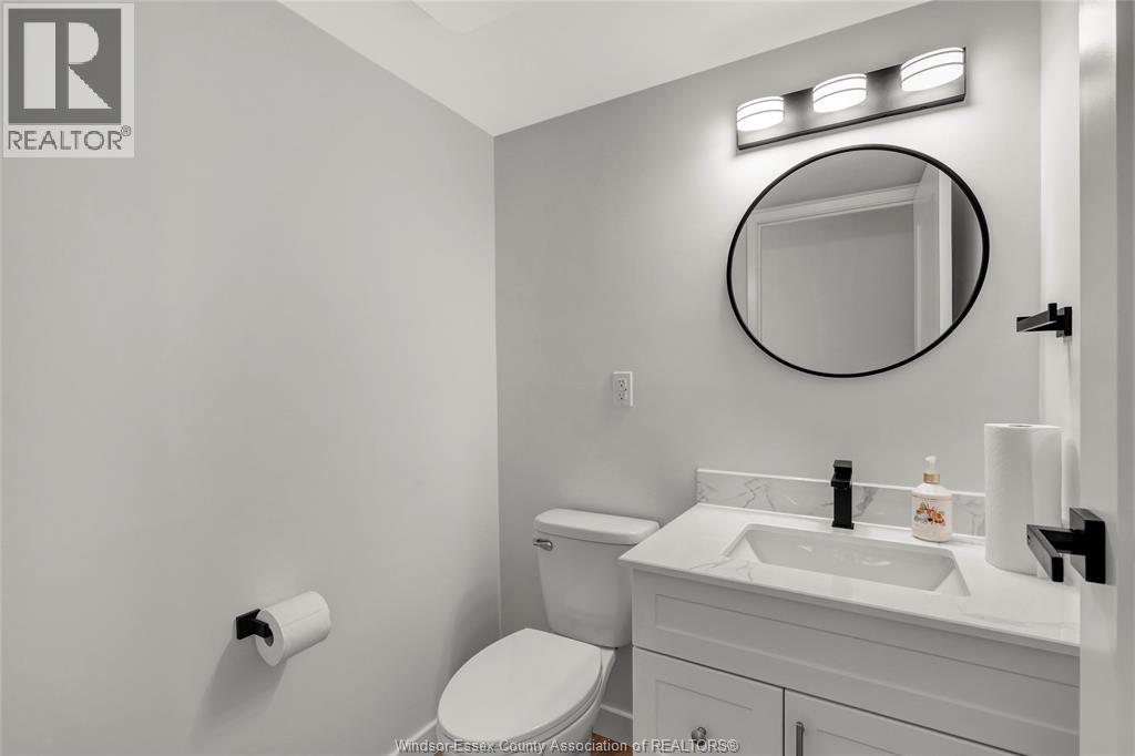 #815E 9099 RIVERSIDE DRIVE East - 27