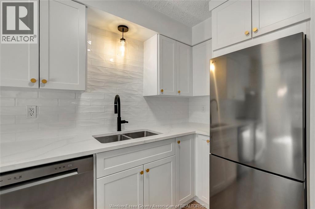 #815E 9099 RIVERSIDE DRIVE East - 10