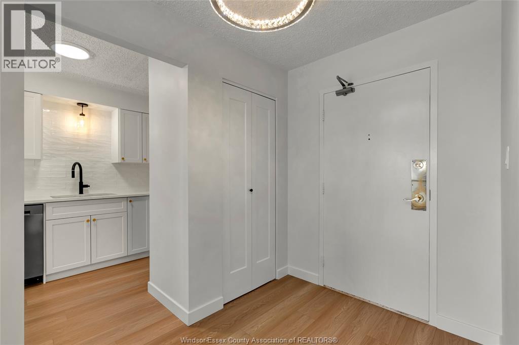#815E 9099 RIVERSIDE DRIVE East - 8