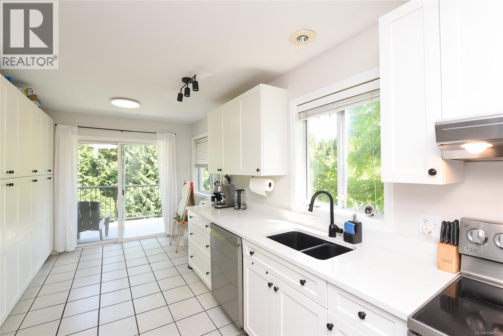 1782 Mallard Dr - 8