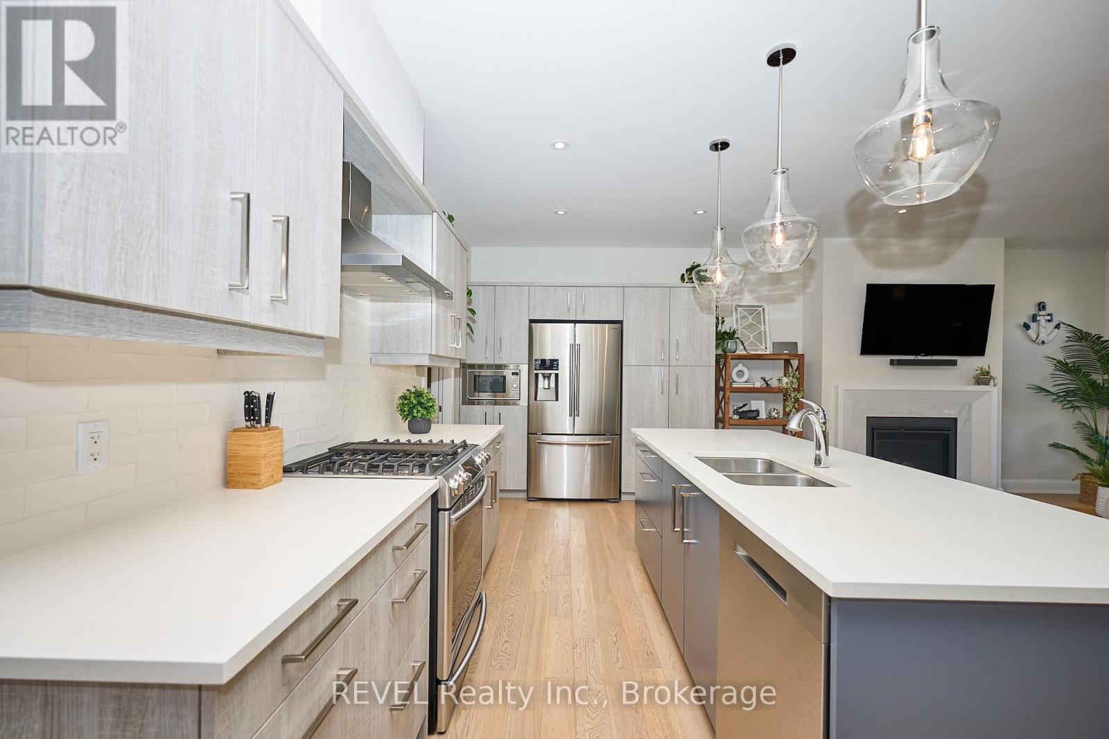 #19 9245 SHOVELLER DRIVE - Image 5