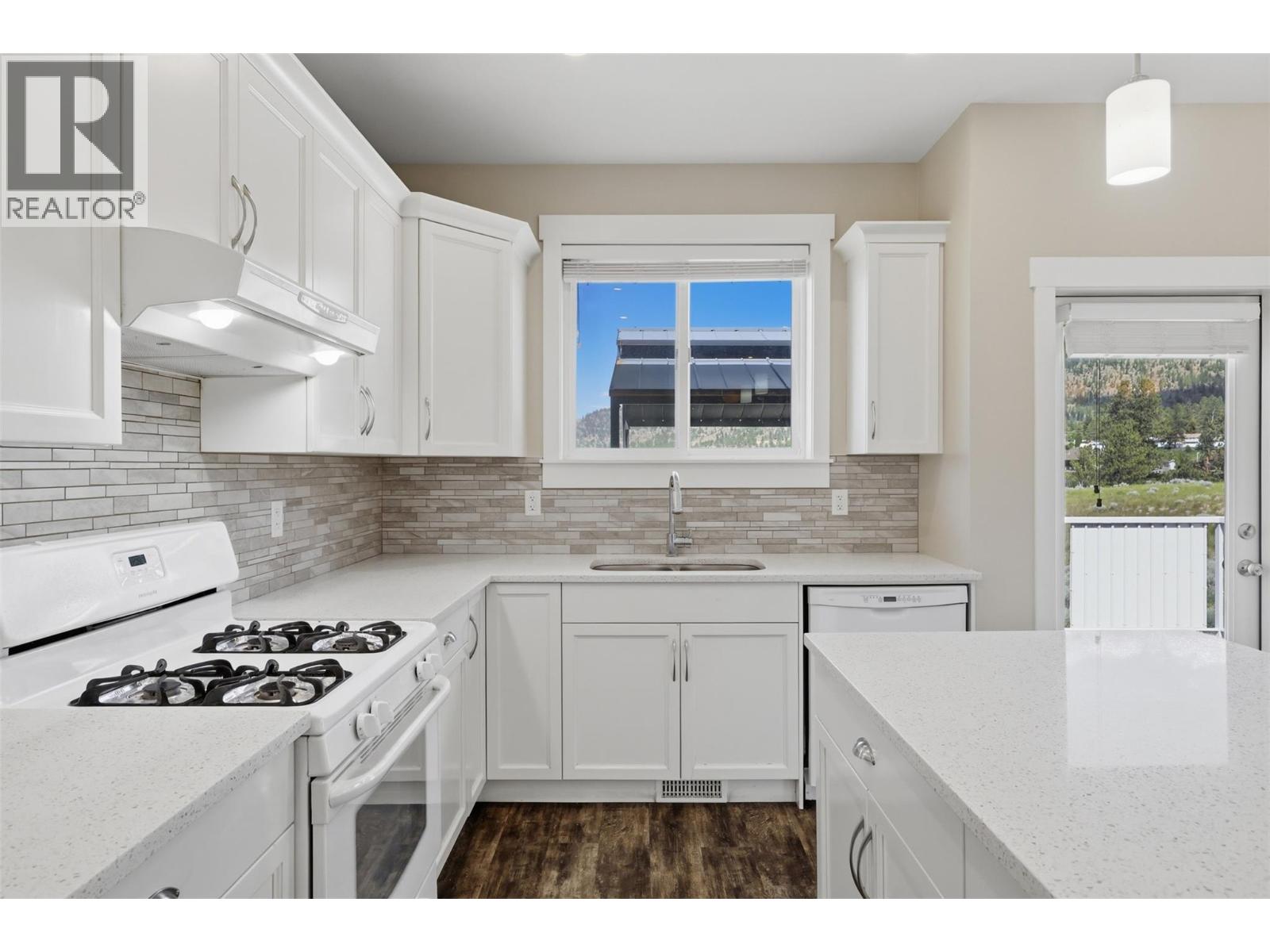 #103 2514 Spring Bank Avenue - 19