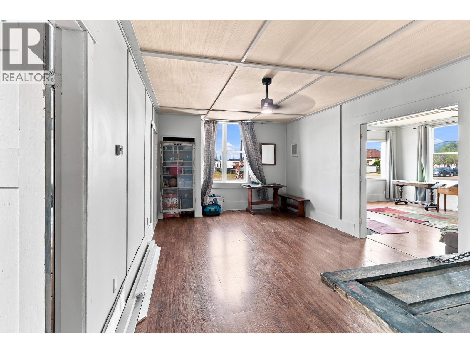 1415 4 Street N - 16