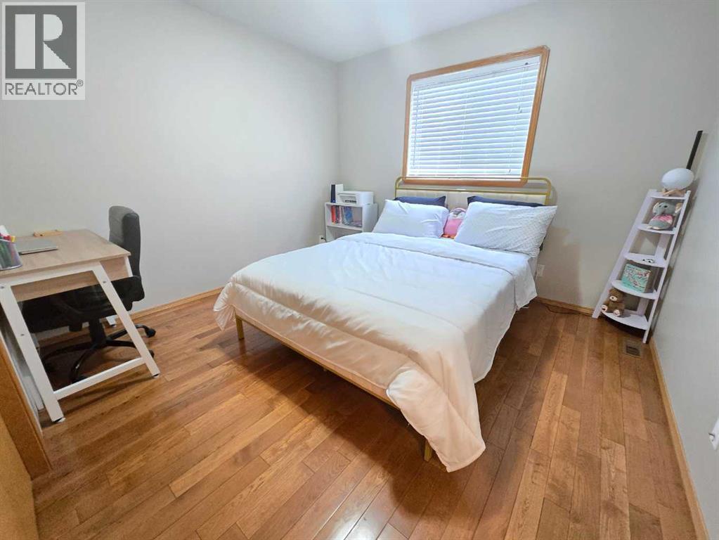 12 Archibald Crescent - 23
