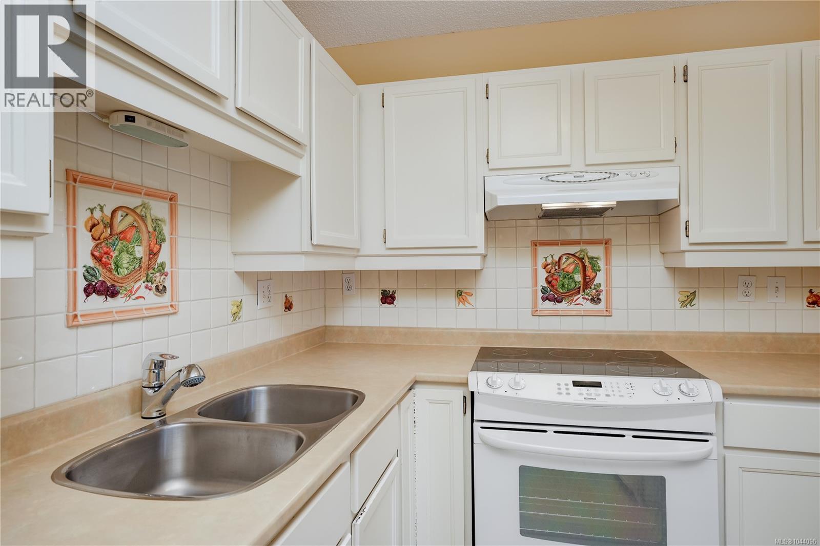 #303 2125 Oak Bay Ave - 11