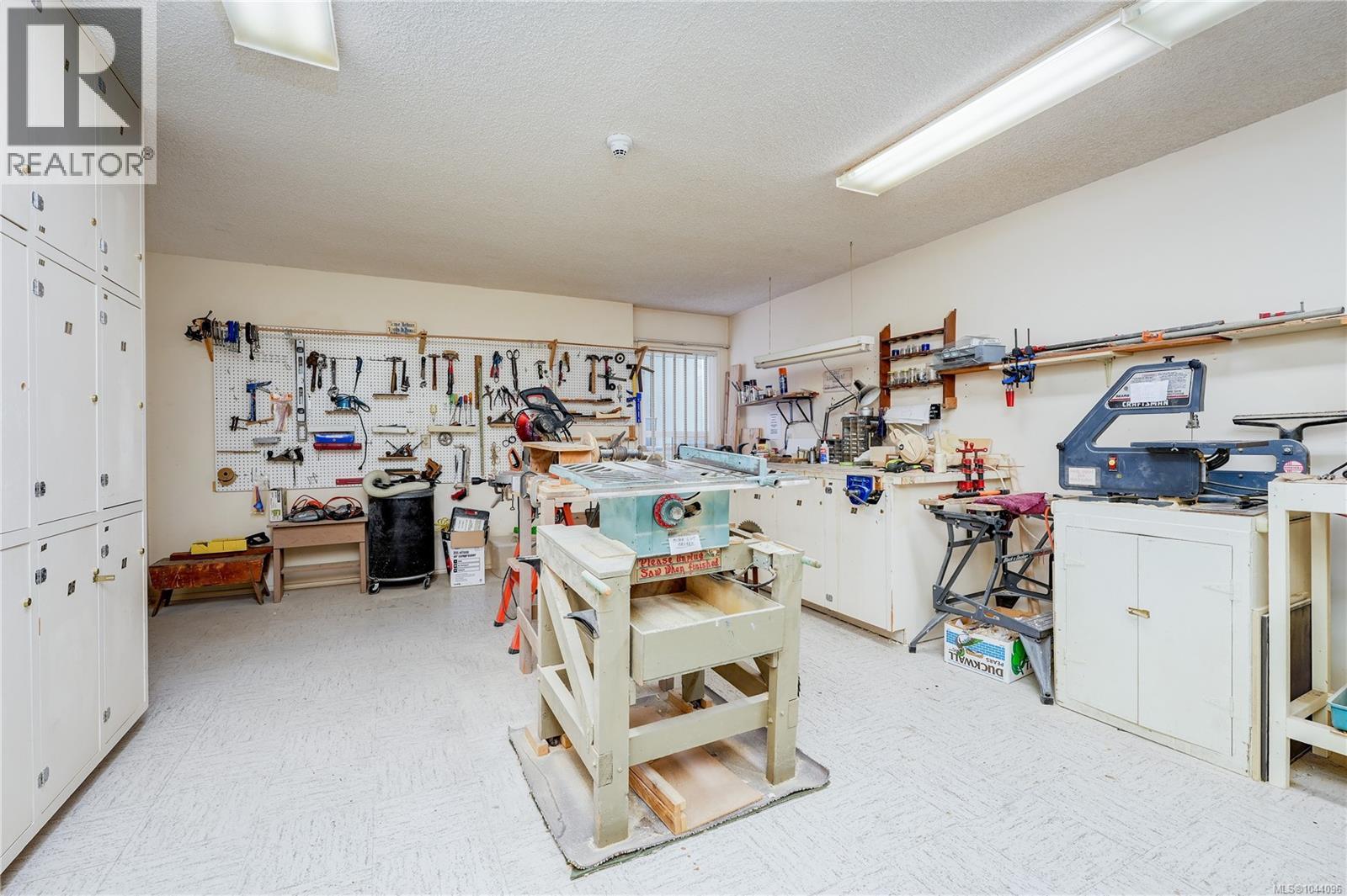 #303 2125 Oak Bay Ave - 23