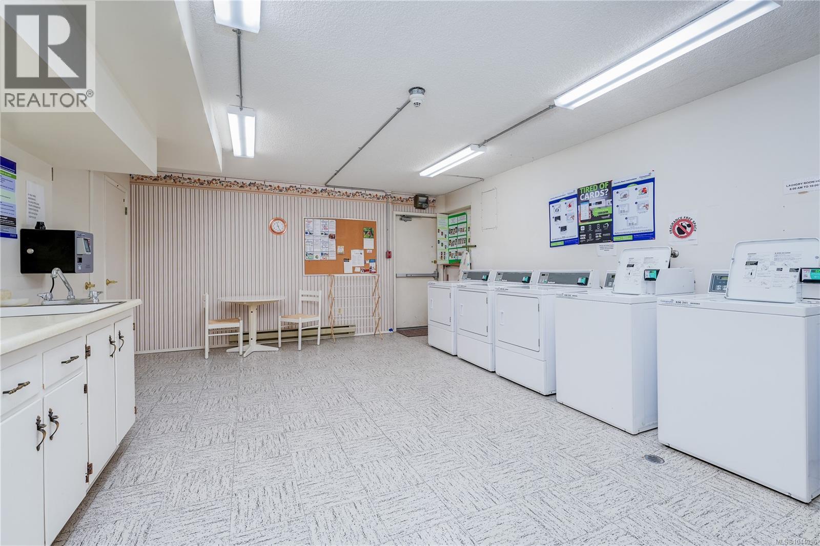 #303 2125 Oak Bay Ave - 25