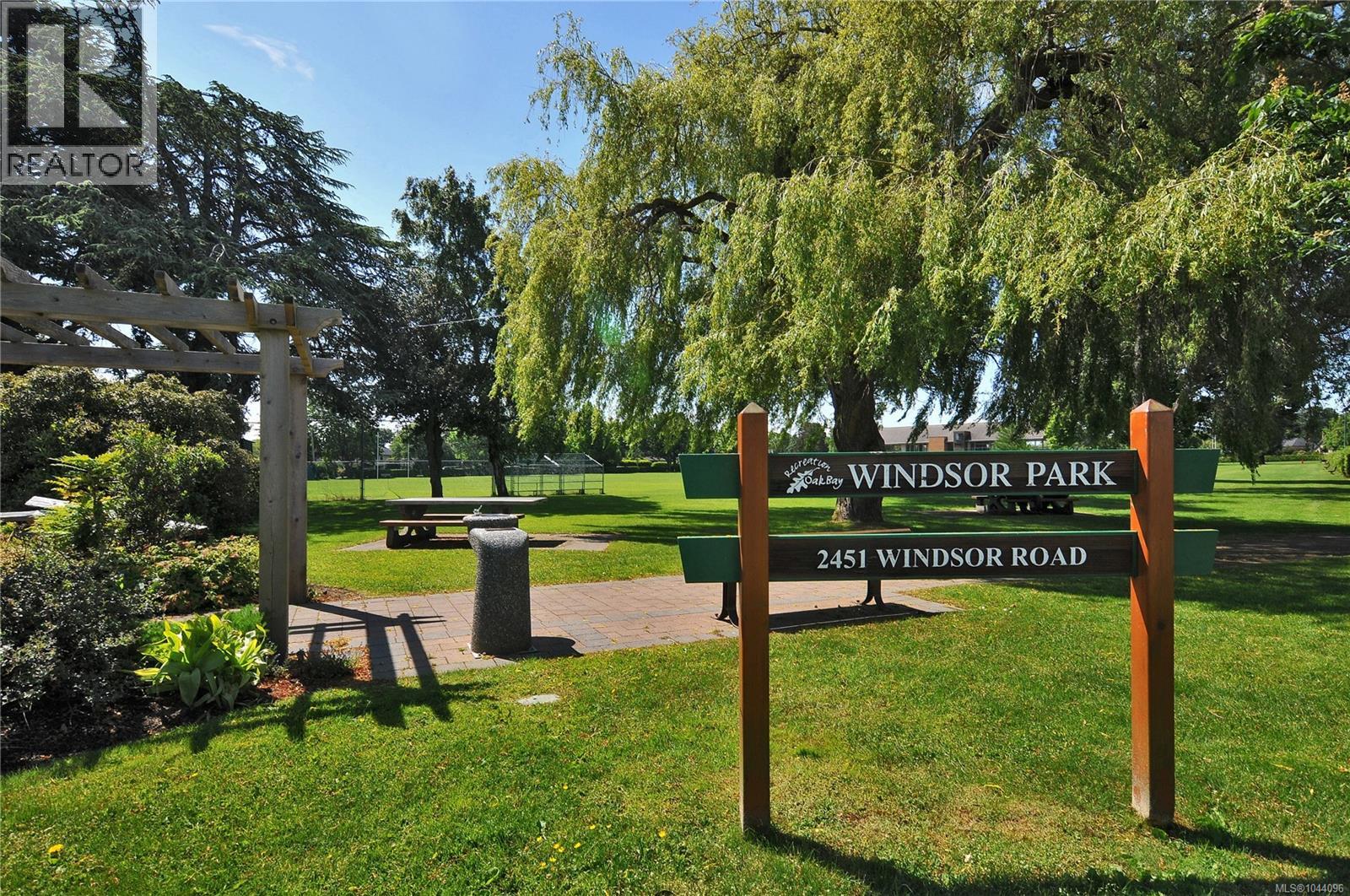 #303 2125 Oak Bay Ave - 28
