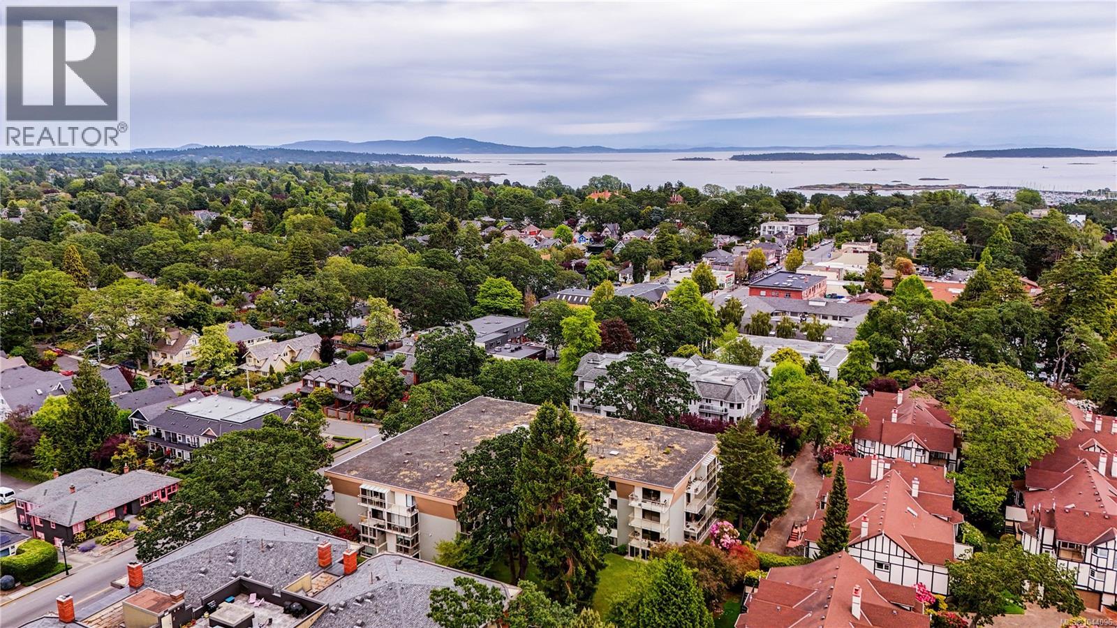 #303 2125 Oak Bay Ave - 34