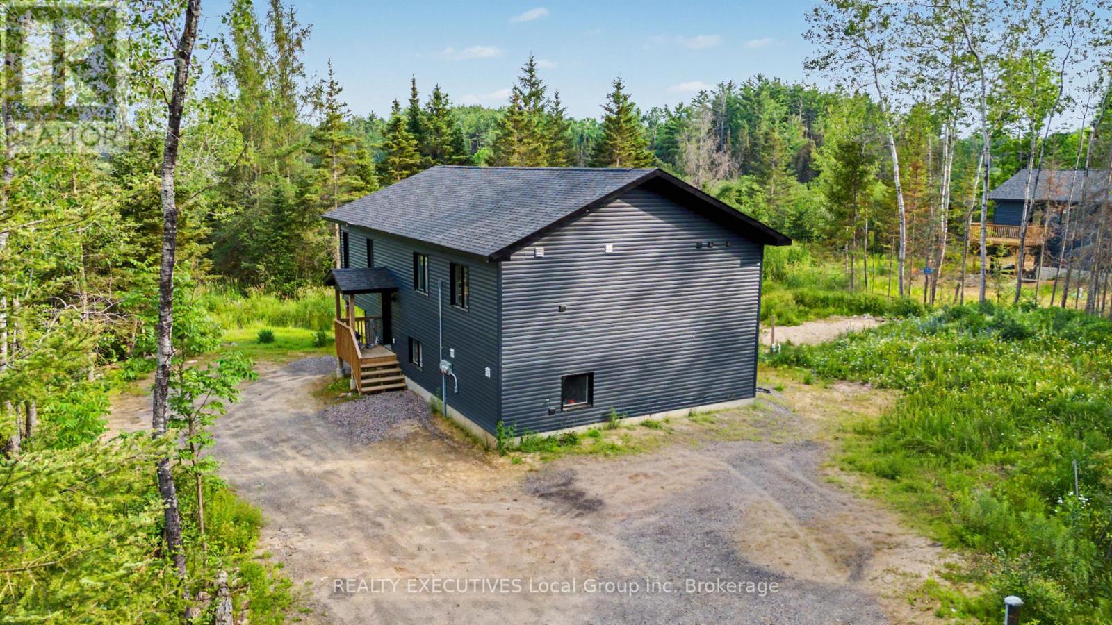 575 HART ROAD - 31