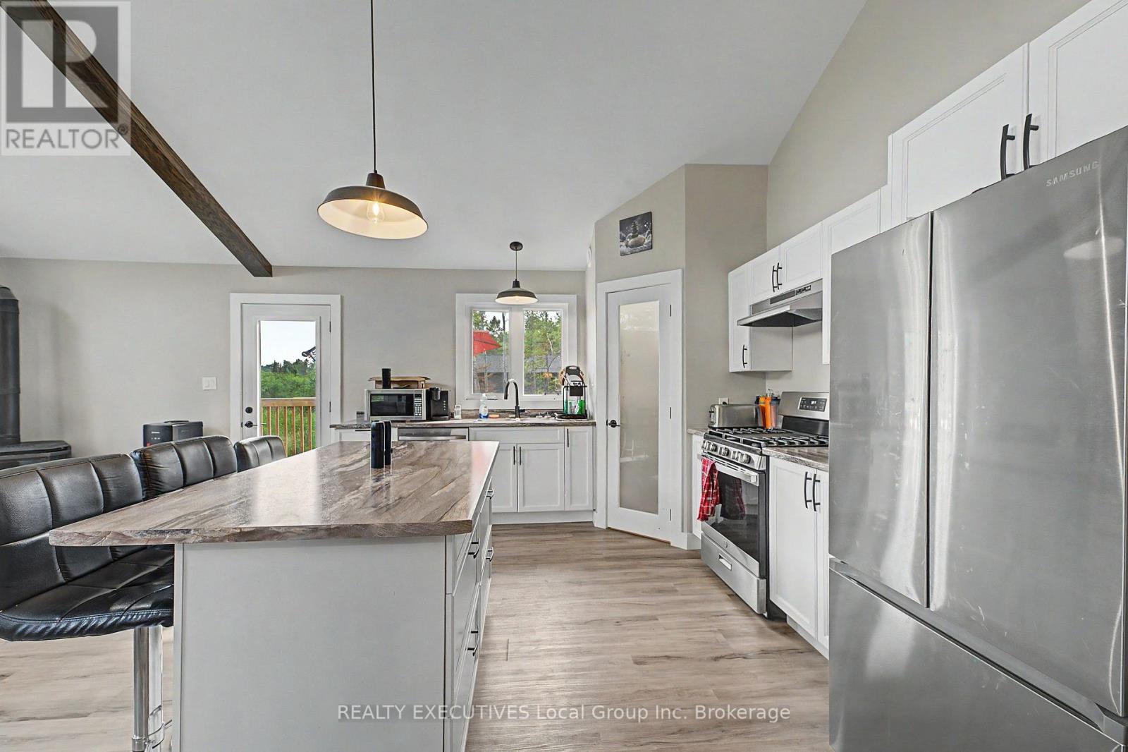 575 HART ROAD - 7