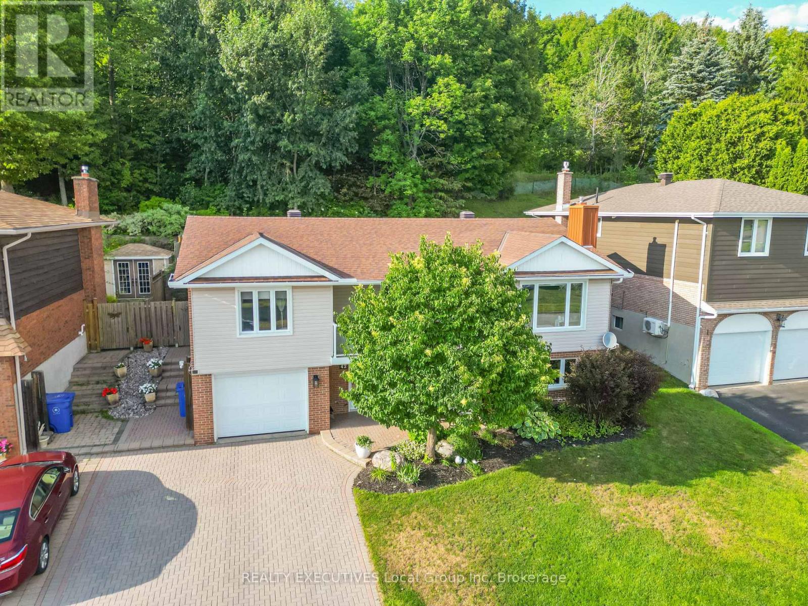 42 RIDDLE COURT - 1