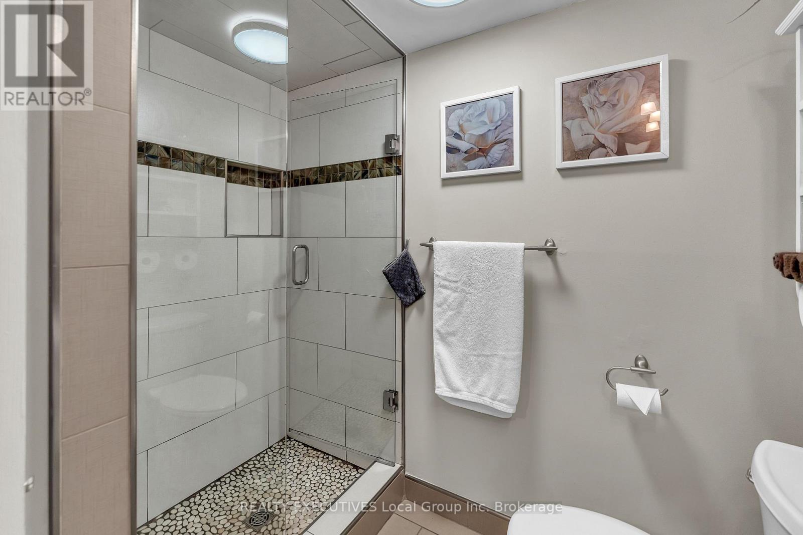 42 RIDDLE COURT - 21