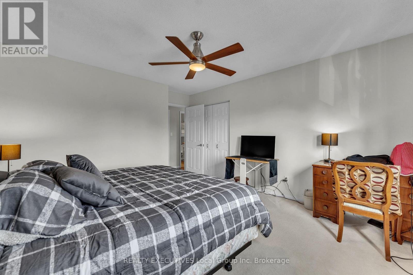 42 RIDDLE COURT - 47