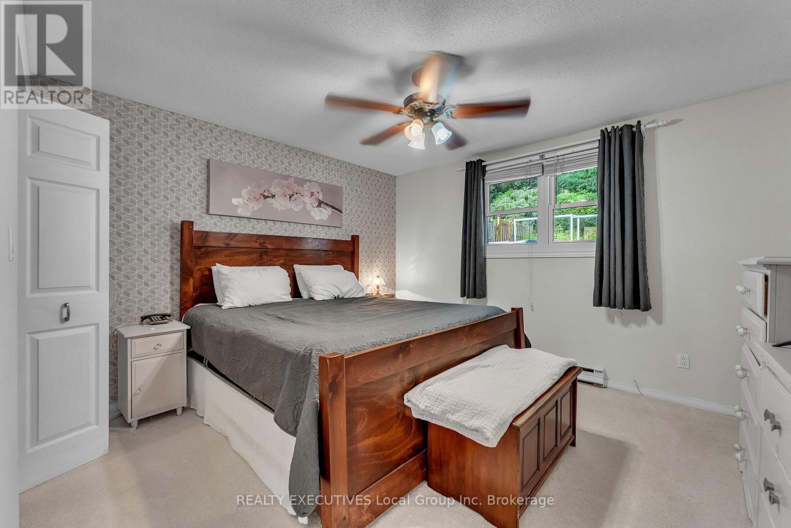 42 RIDDLE COURT - 48