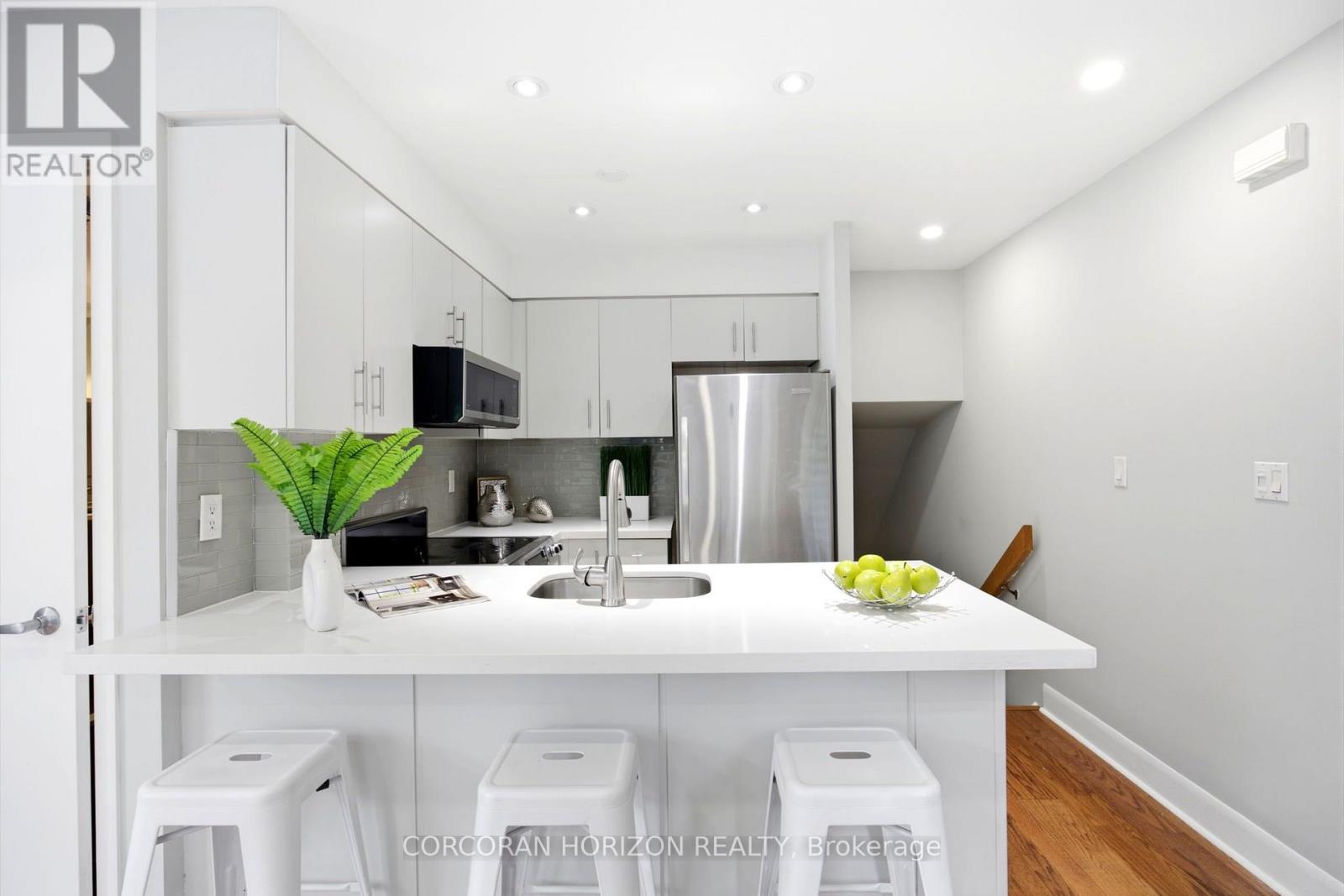 #301 415 JARVIS STREET - Image 11