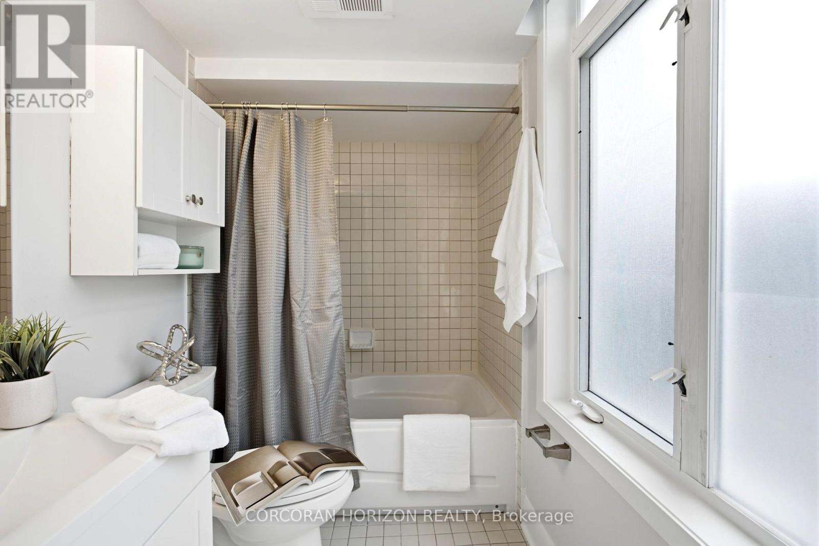 #301 415 JARVIS STREET - Image 21
