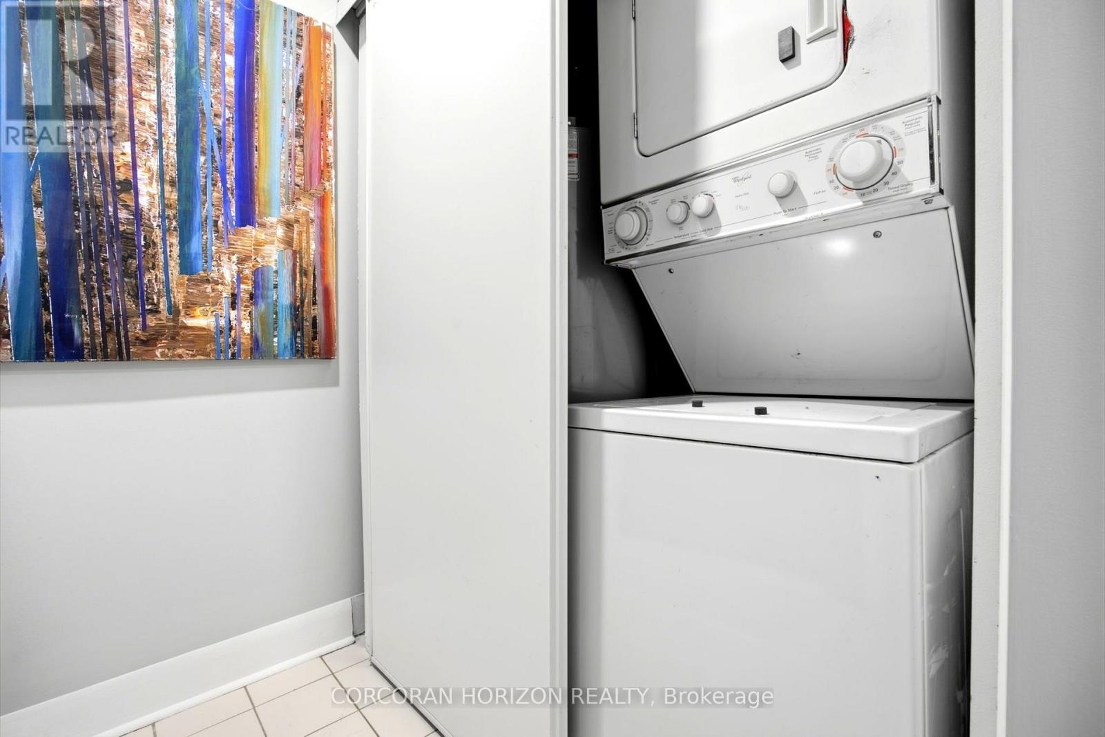 #301 415 JARVIS STREET - Image 23