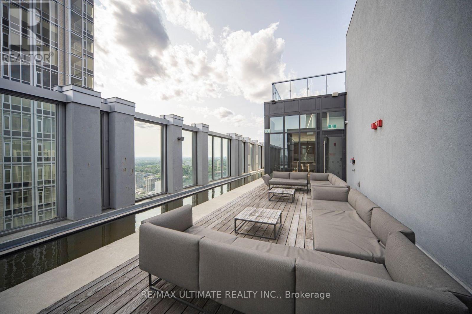 #1208 1 YORKVILLE AVENUE - 29