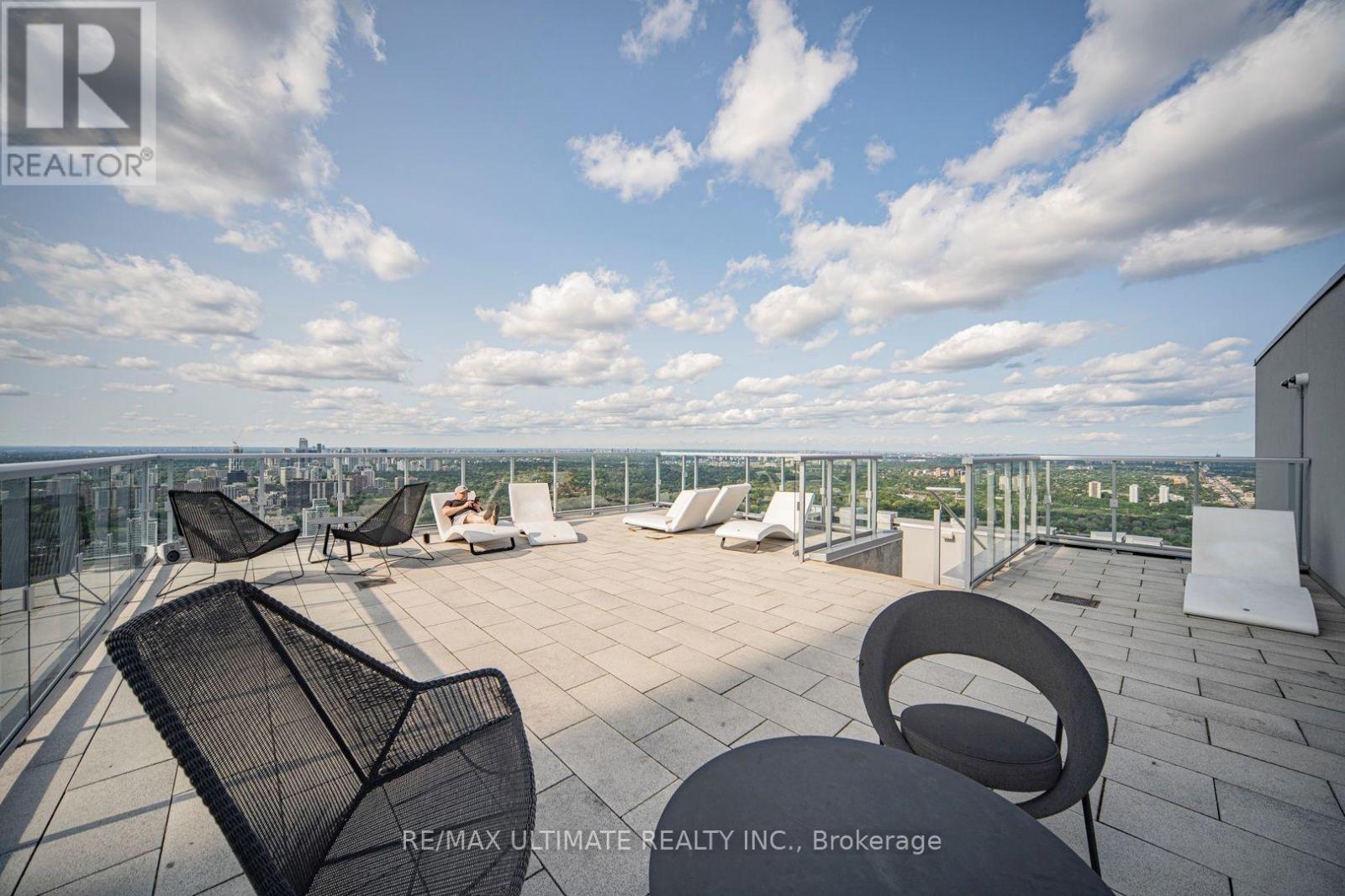 #1208 1 YORKVILLE AVENUE - 35