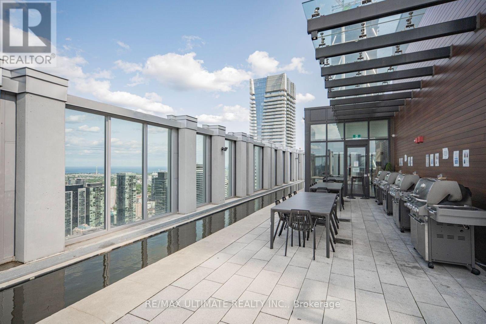 #1208 1 YORKVILLE AVENUE - 38