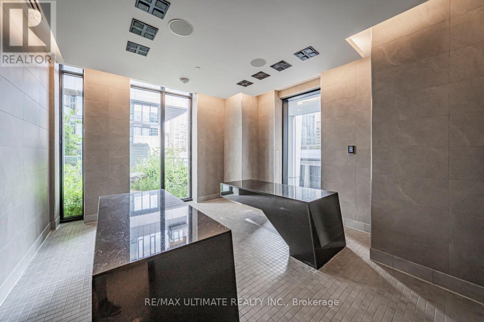 #1208 1 YORKVILLE AVENUE - 44