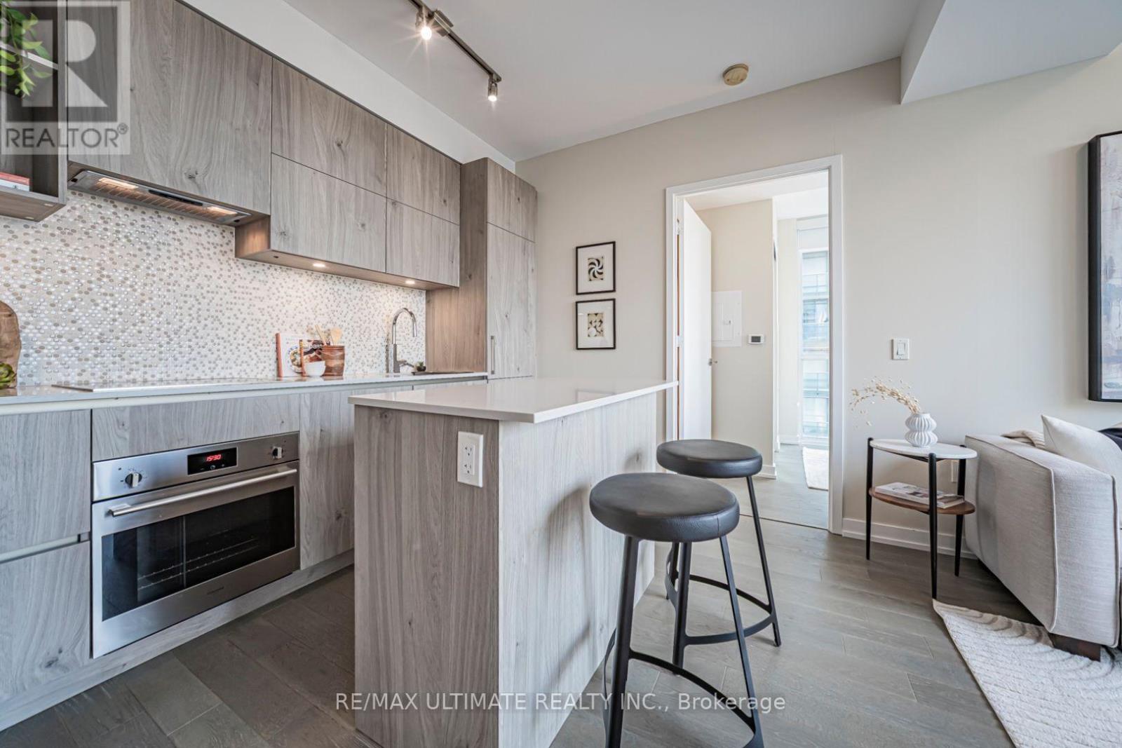#1208 1 YORKVILLE AVENUE - 7