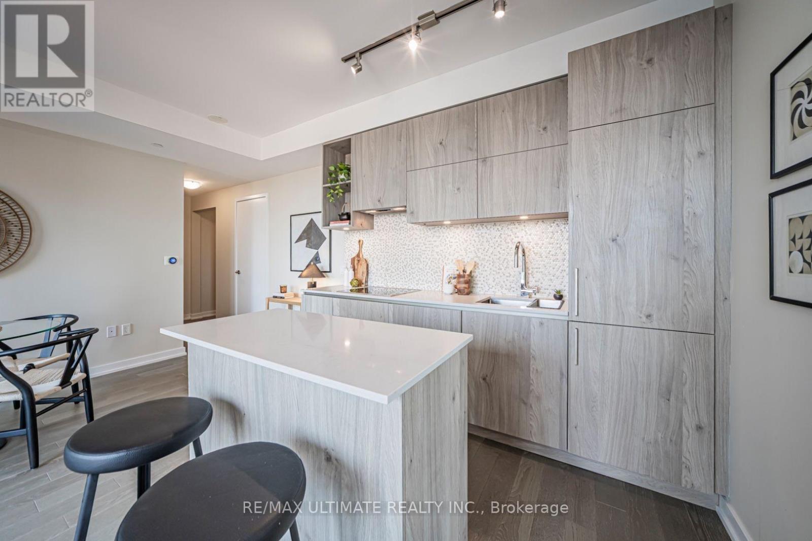 #1208 1 YORKVILLE AVENUE - 8