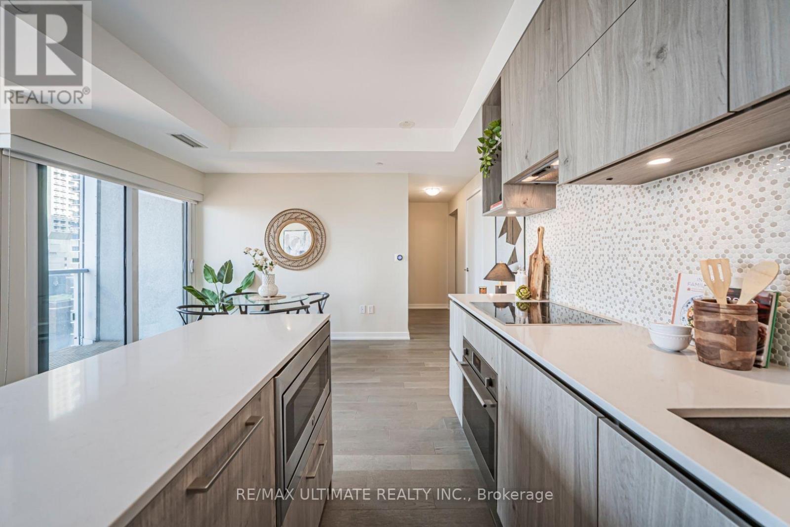 #1208 1 YORKVILLE AVENUE - 9