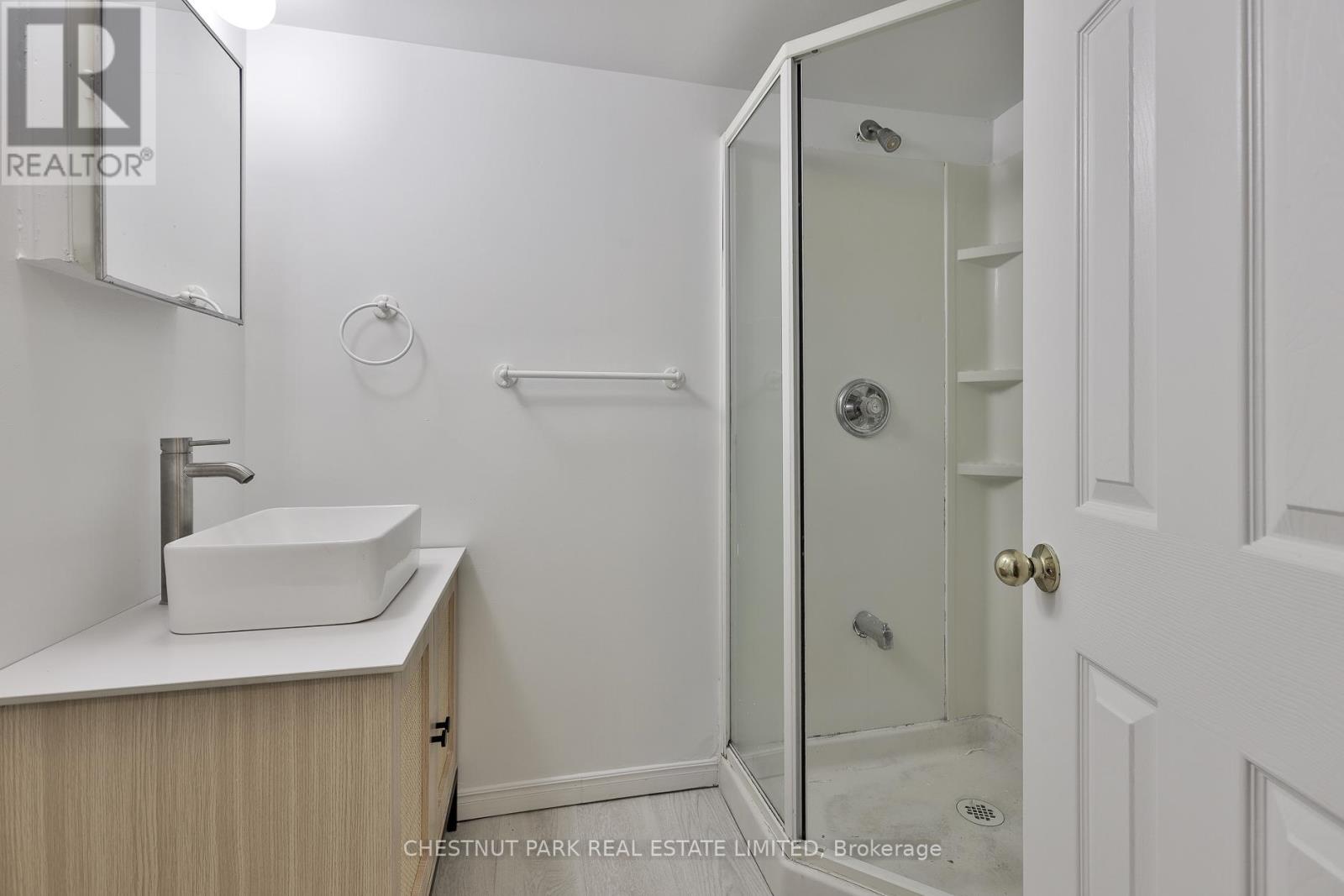 589 WELLINGTON STREET W - 21