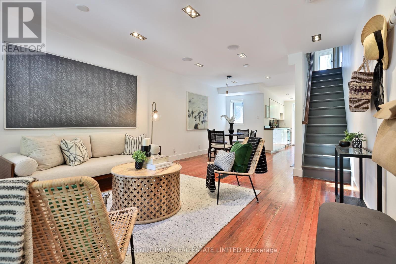 589 WELLINGTON STREET W - 3