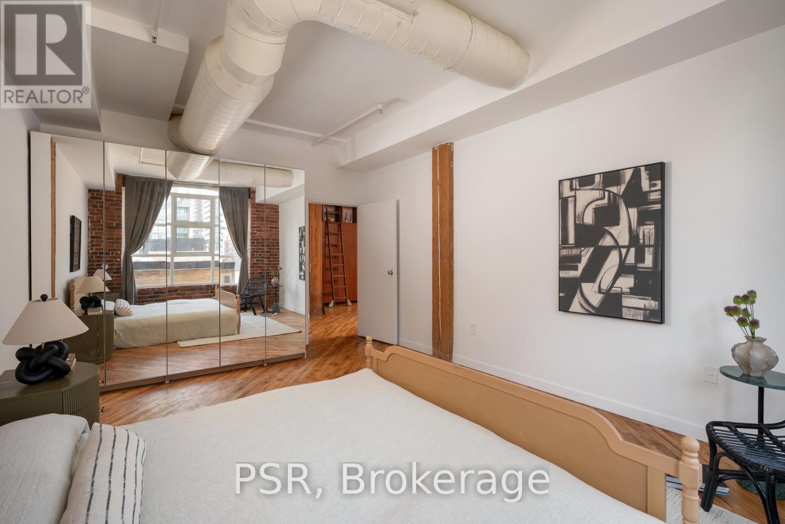 #407 90 SHERBOURNE STREET - 35
