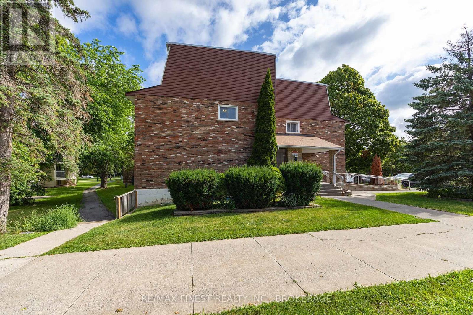 #301 845 MILFORD DRIVE - 2