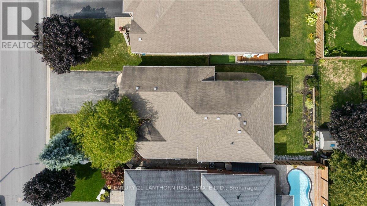 18 MCDOUGALL DRIVE - 40