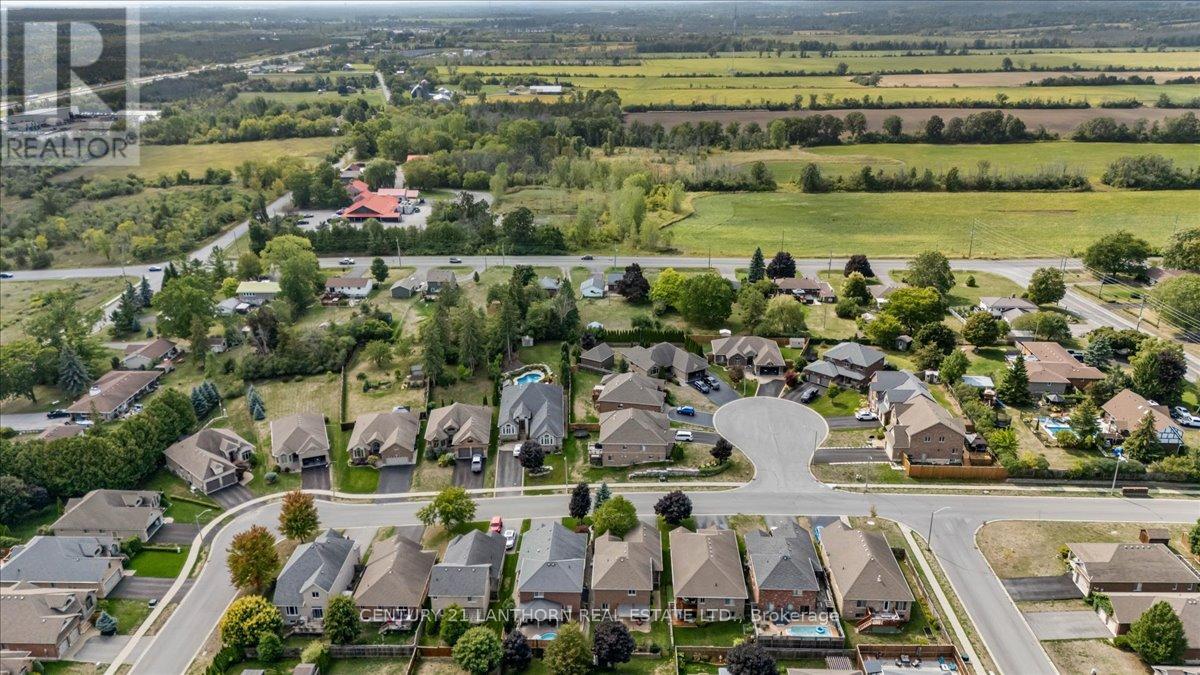 18 MCDOUGALL DRIVE - 42