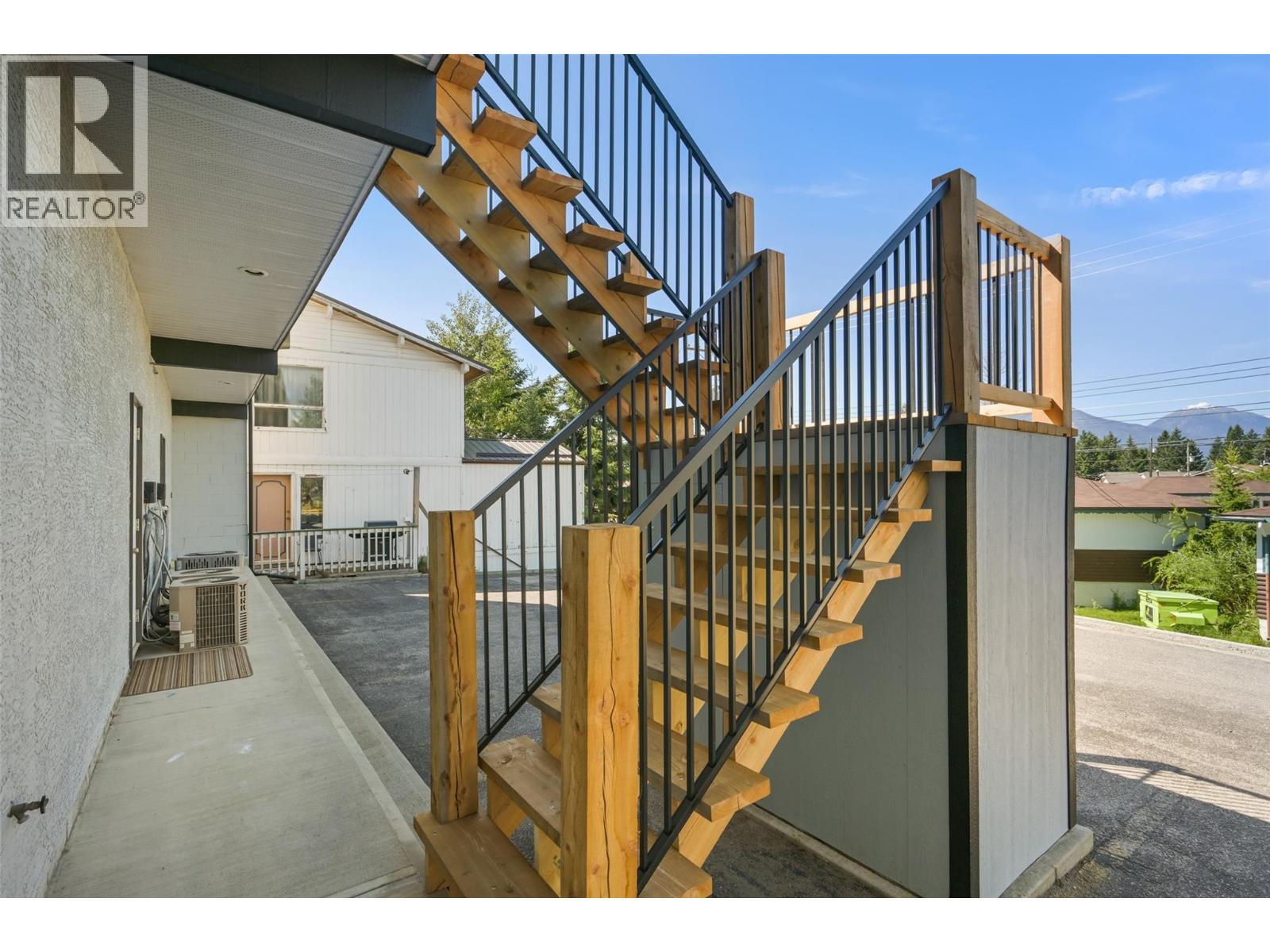 7585 MAIN  WEST Street, Radium Hot Springs