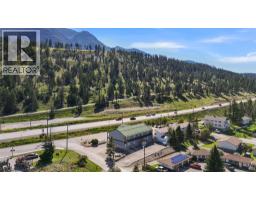 7585 Main  West Street, Radium Hot Springs, BC V0A1M0 Photo 10