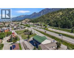 7585 Main  West Street, Radium Hot Springs, BC V0A1M0 Photo 11
