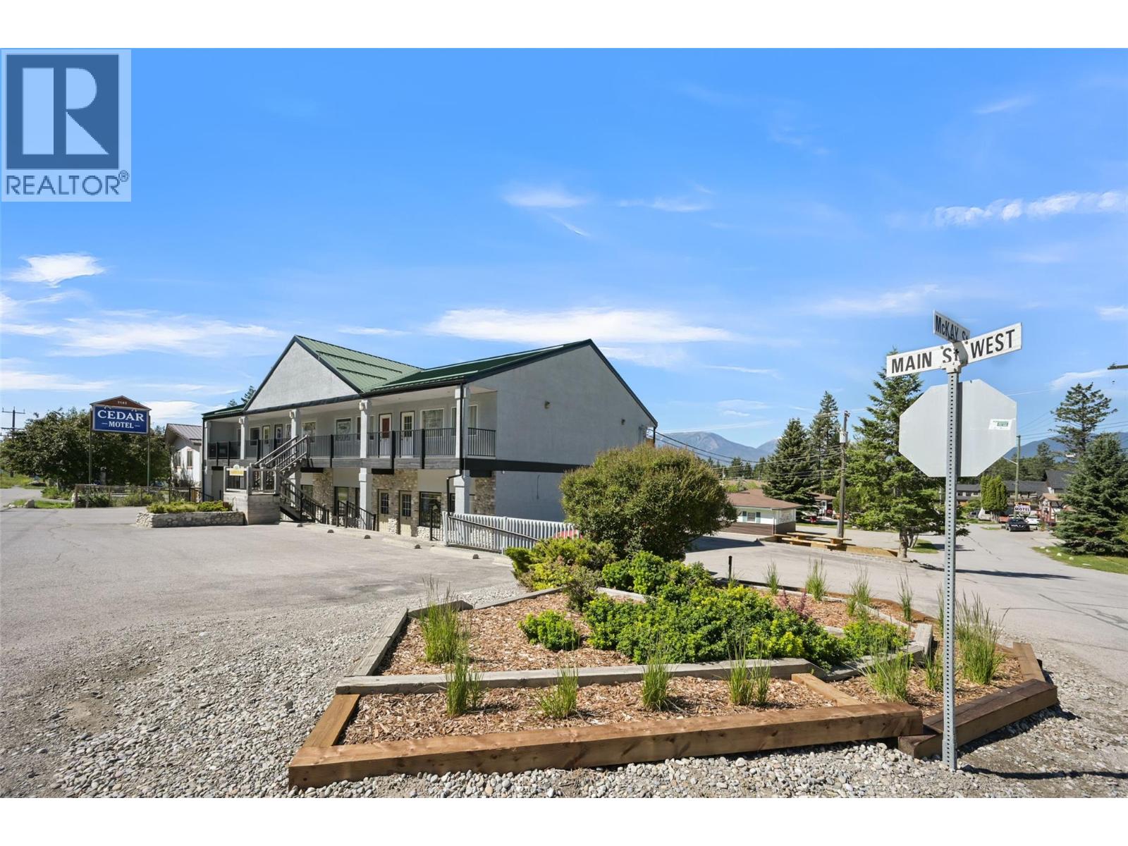7585 MAIN  WEST Street, Radium Hot Springs
