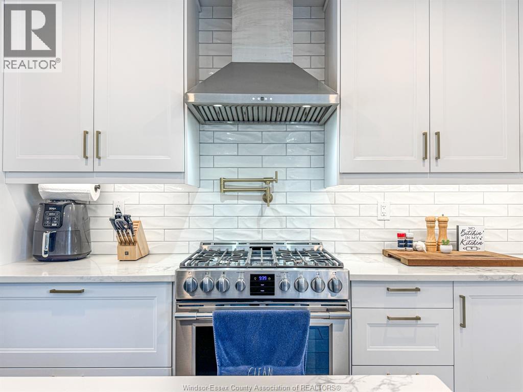 62 TOWNSVIEW ST - 11