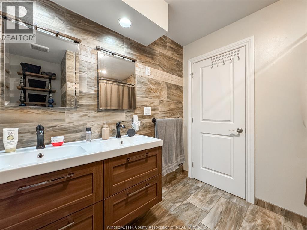 62 TOWNSVIEW ST - 20