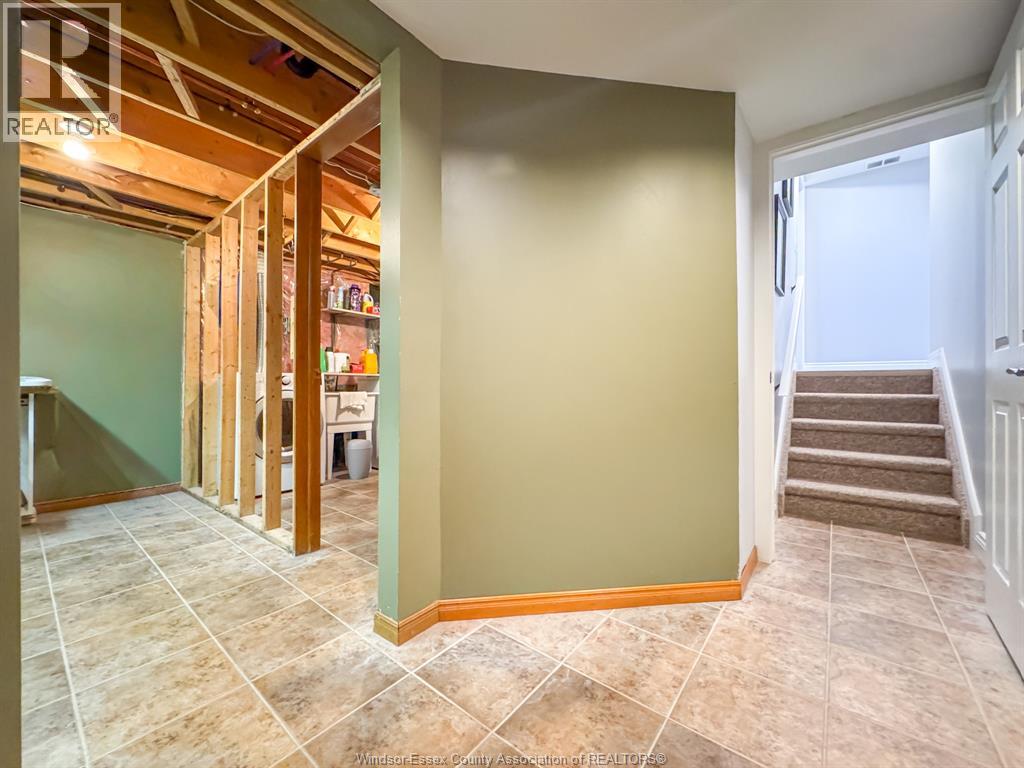 62 TOWNSVIEW ST - 35
