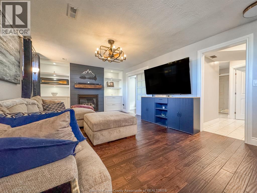 62 TOWNSVIEW ST - 27