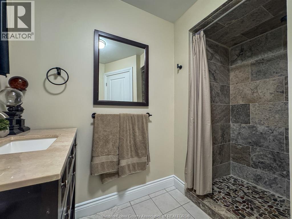 62 TOWNSVIEW ST - 34