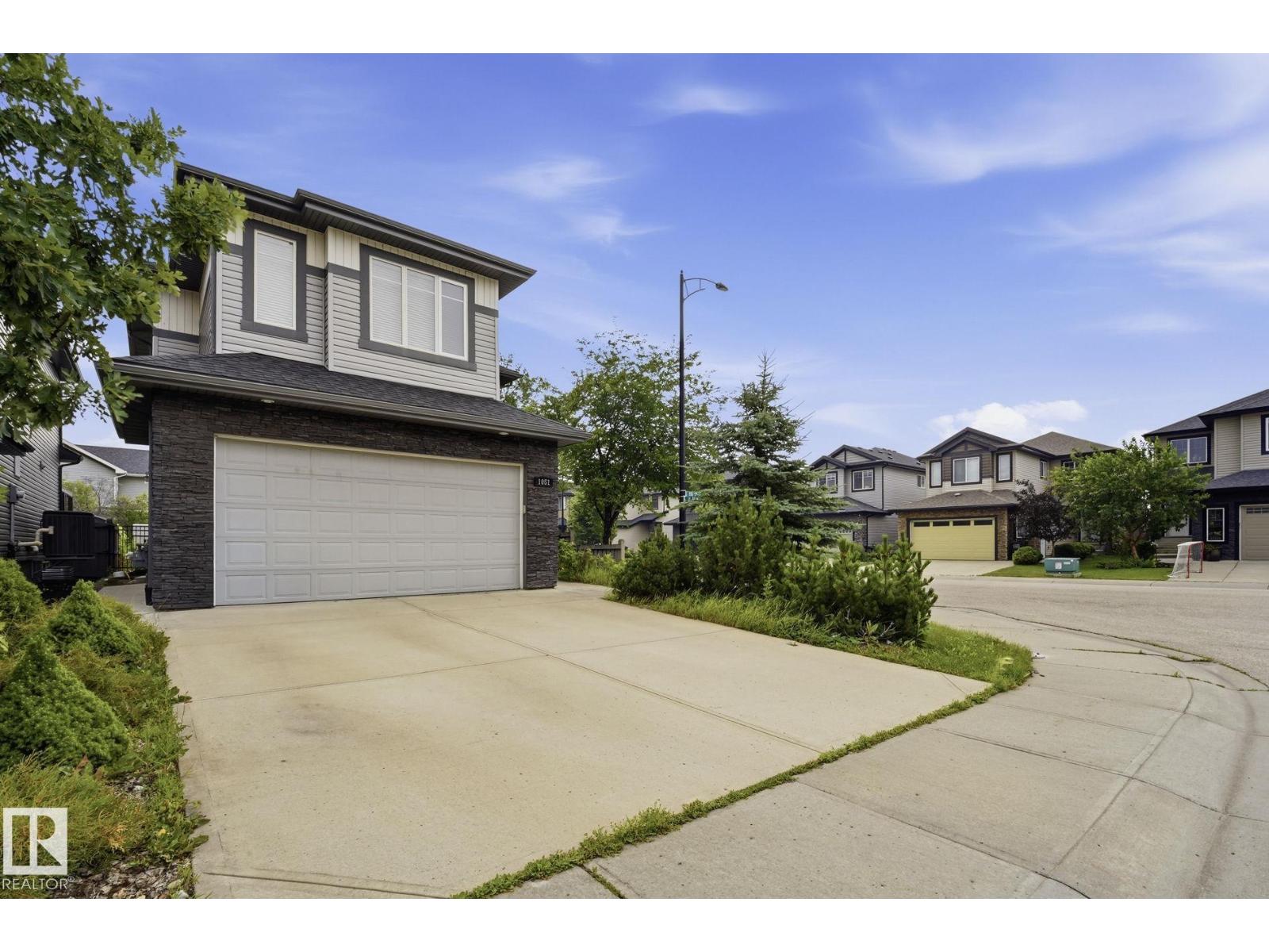 1051 174 ST SW - 3