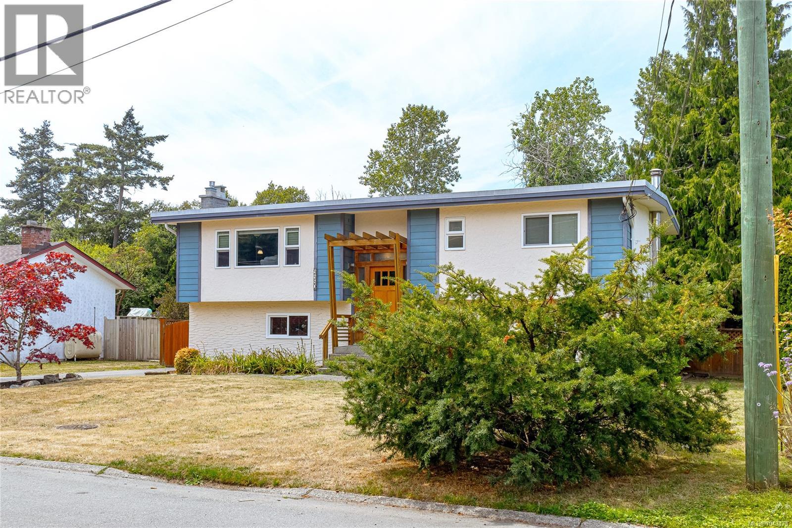 9480 Maryland Dr - 2