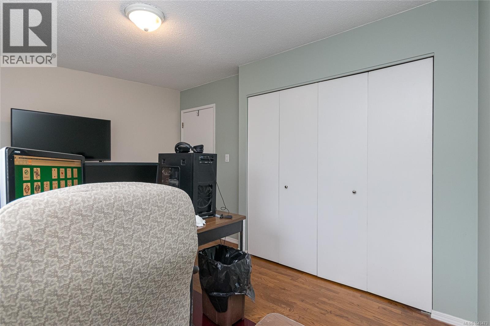 9480 Maryland Dr - Image 20