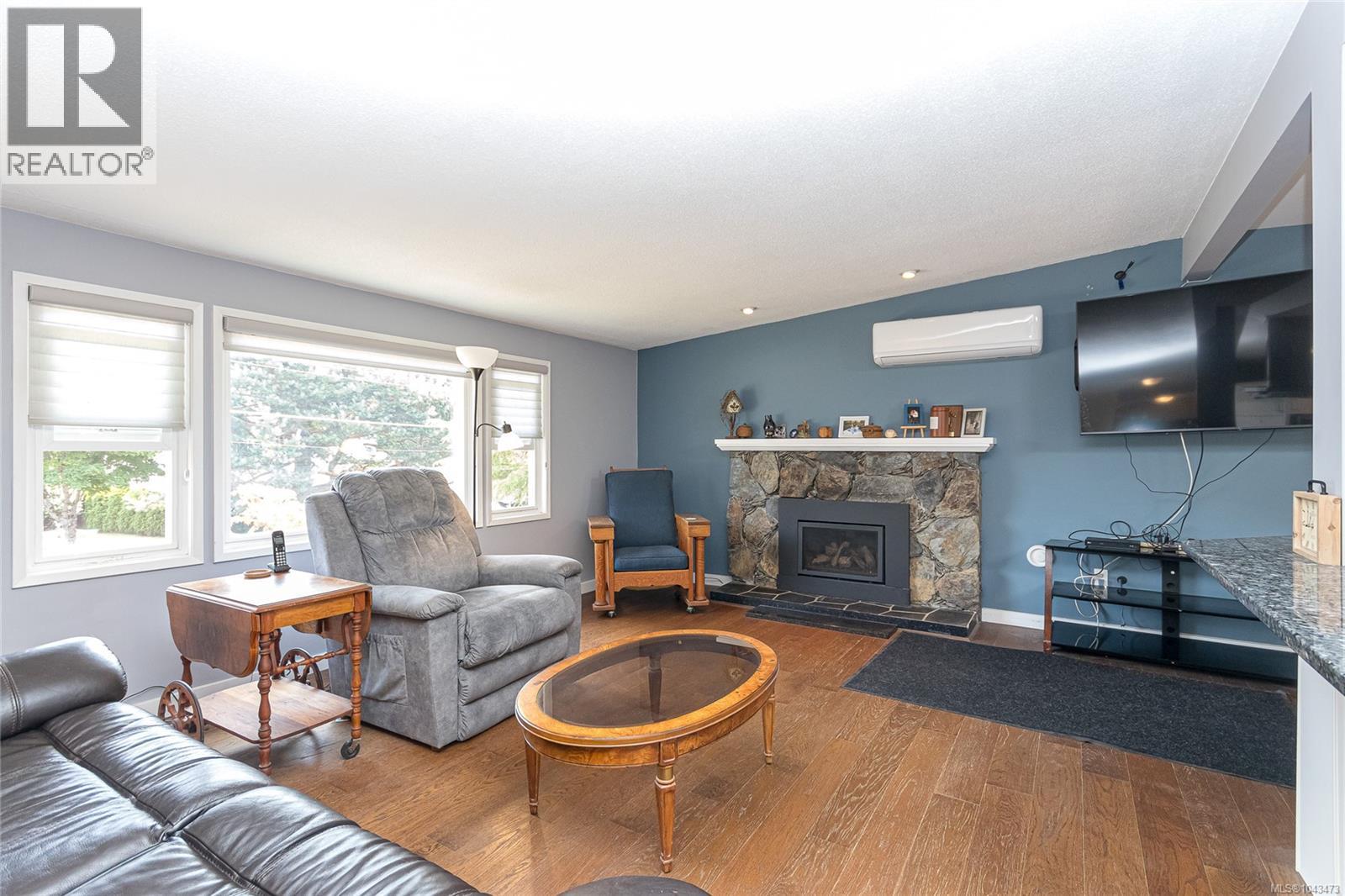 9480 Maryland Dr - Image 4