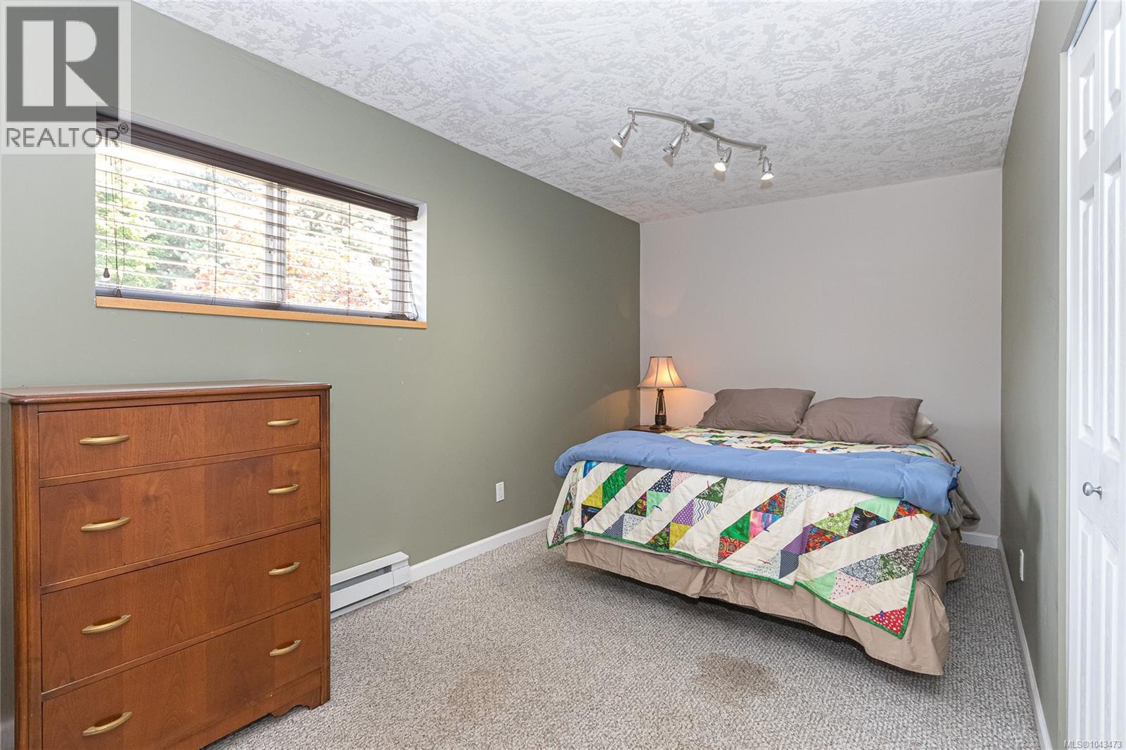 9480 Maryland Dr - Image 29